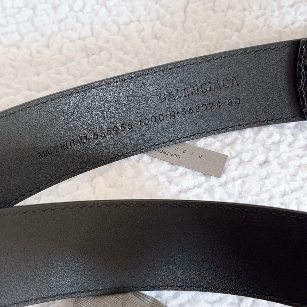 Balenciaga Men's BB Logo crocodile embossed Leather Belt - Picture 12 of 16